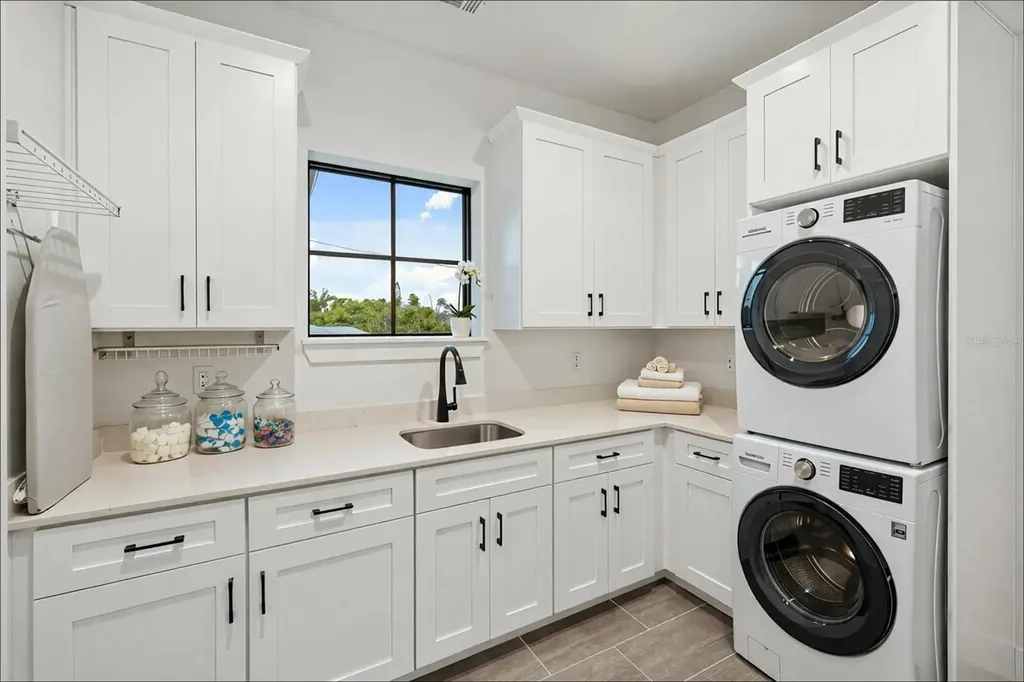 226 Garden Lane Sarasota FL 34242