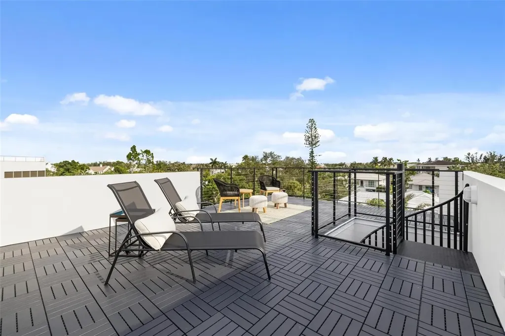 226 Garden Lane Sarasota FL 34242