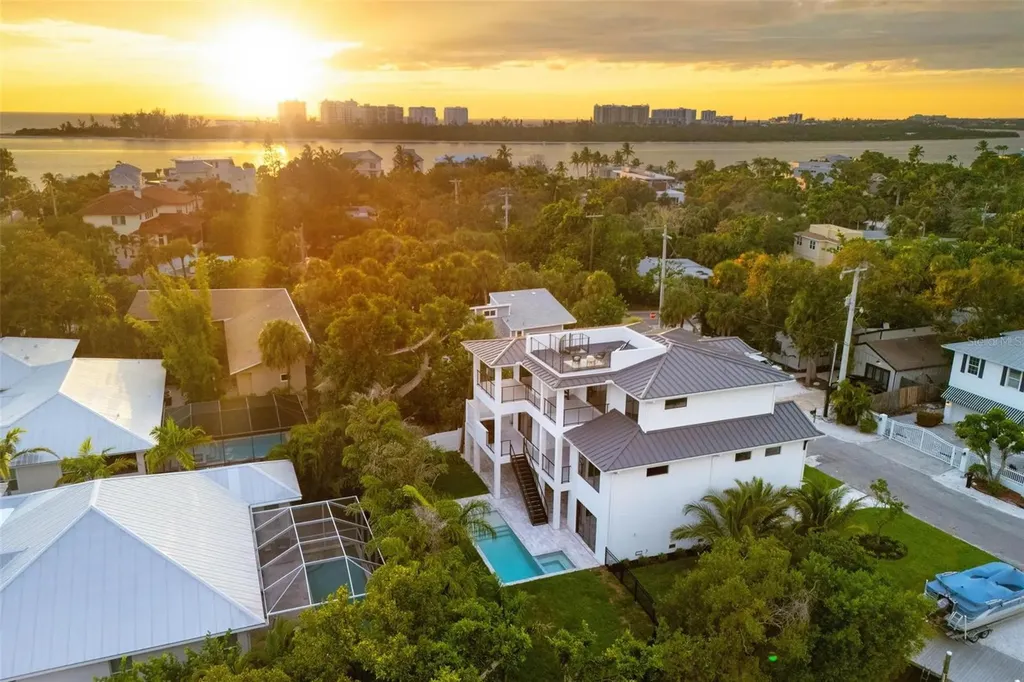 226 Garden Lane Sarasota FL 34242