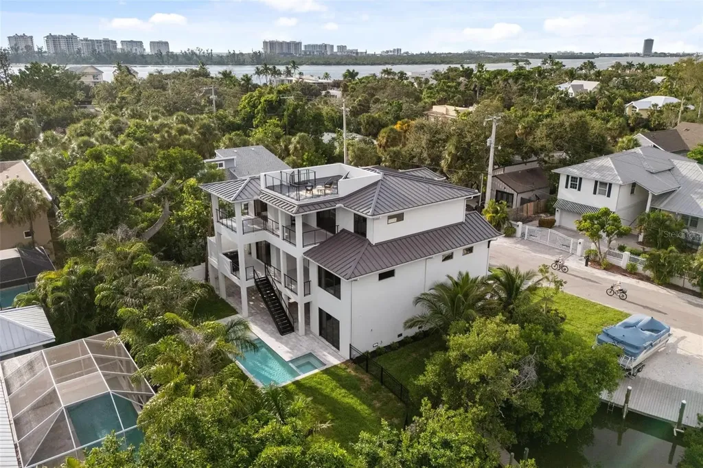 226 Garden Lane Sarasota FL 34242