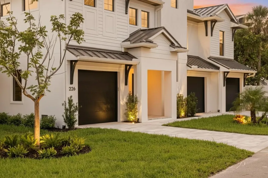 226 Garden Lane Sarasota FL 34242