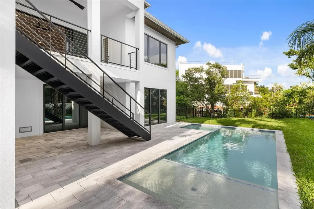 226 Garden Lane Sarasota FL 34242