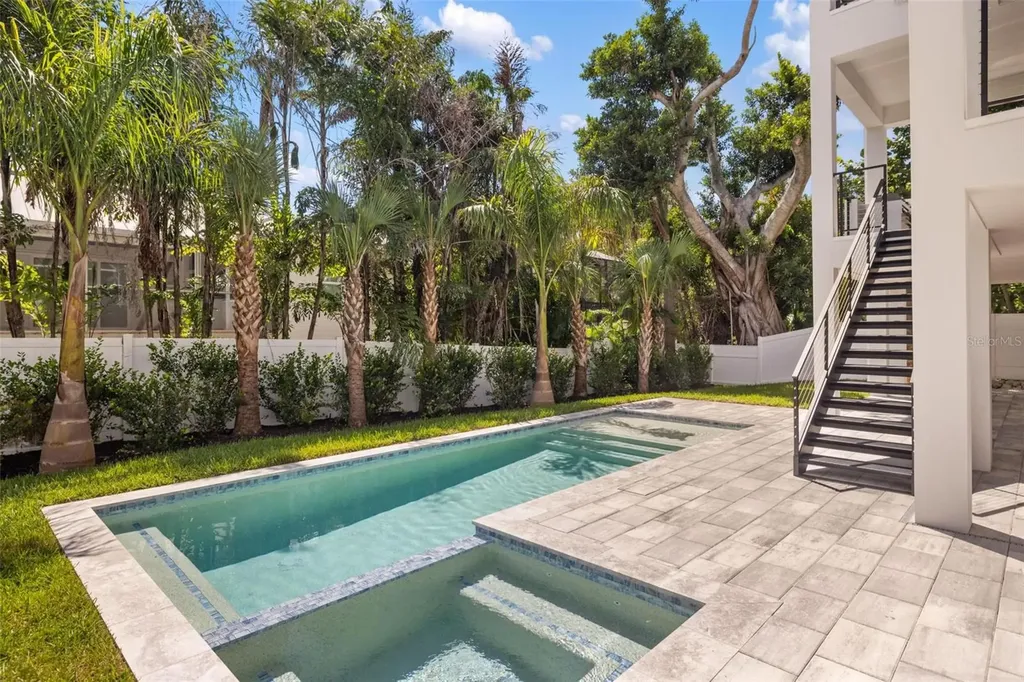 226 Garden Lane Sarasota FL 34242