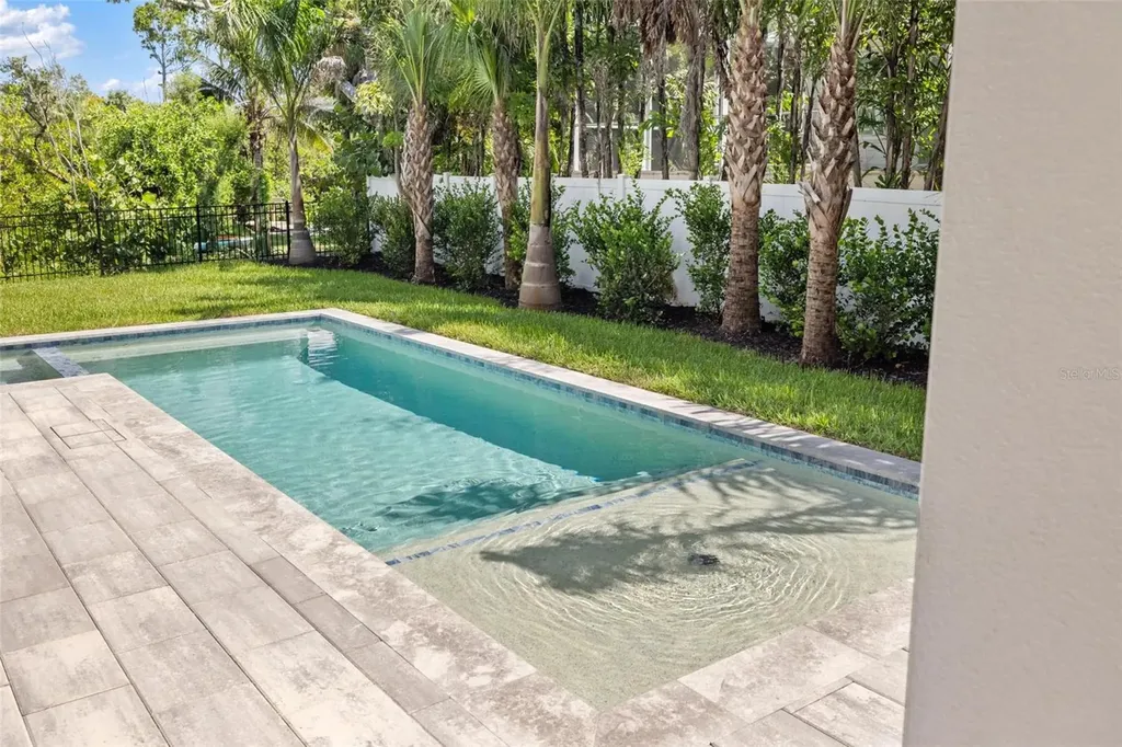 226 Garden Lane Sarasota FL 34242