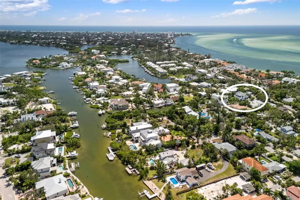 226 Garden Lane Sarasota FL 34242