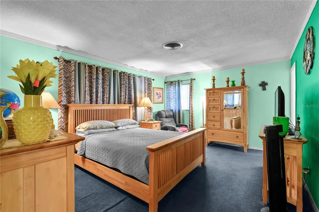 2670 Pinellas Point Drive S St Petersburg FL 33712