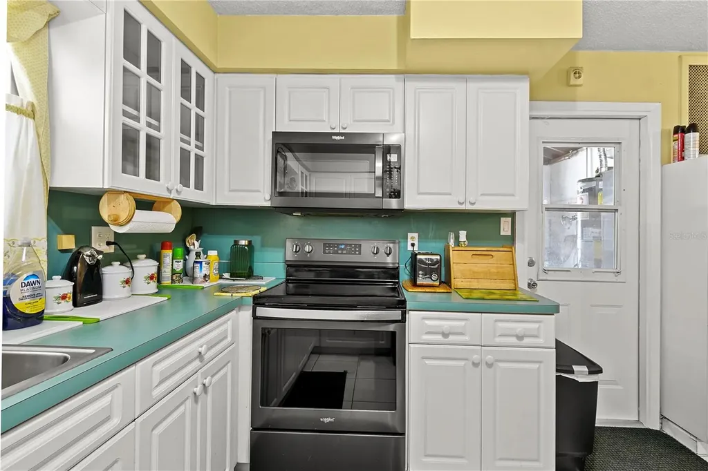 2670 Pinellas Point Drive S St Petersburg FL 33712