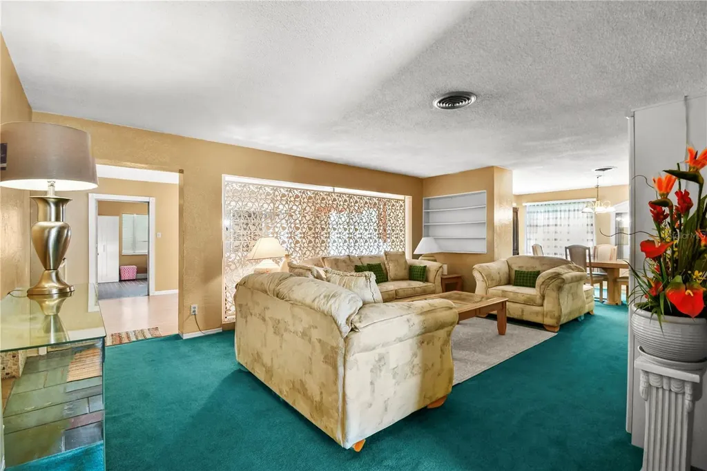 2670 Pinellas Point Drive S St Petersburg FL 33712