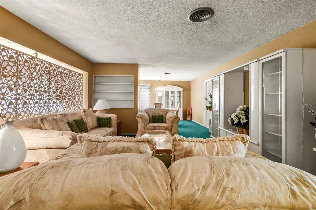 2670 Pinellas Point Drive S St Petersburg FL 33712
