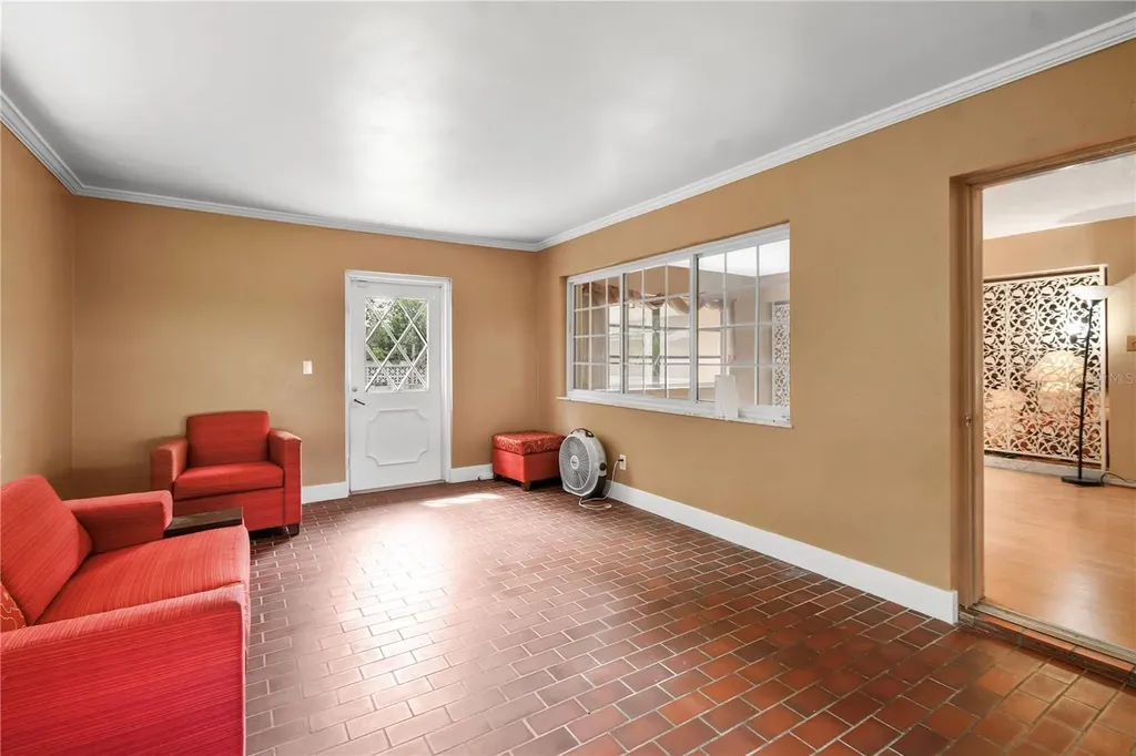 2670 Pinellas Point Drive S St Petersburg FL 33712