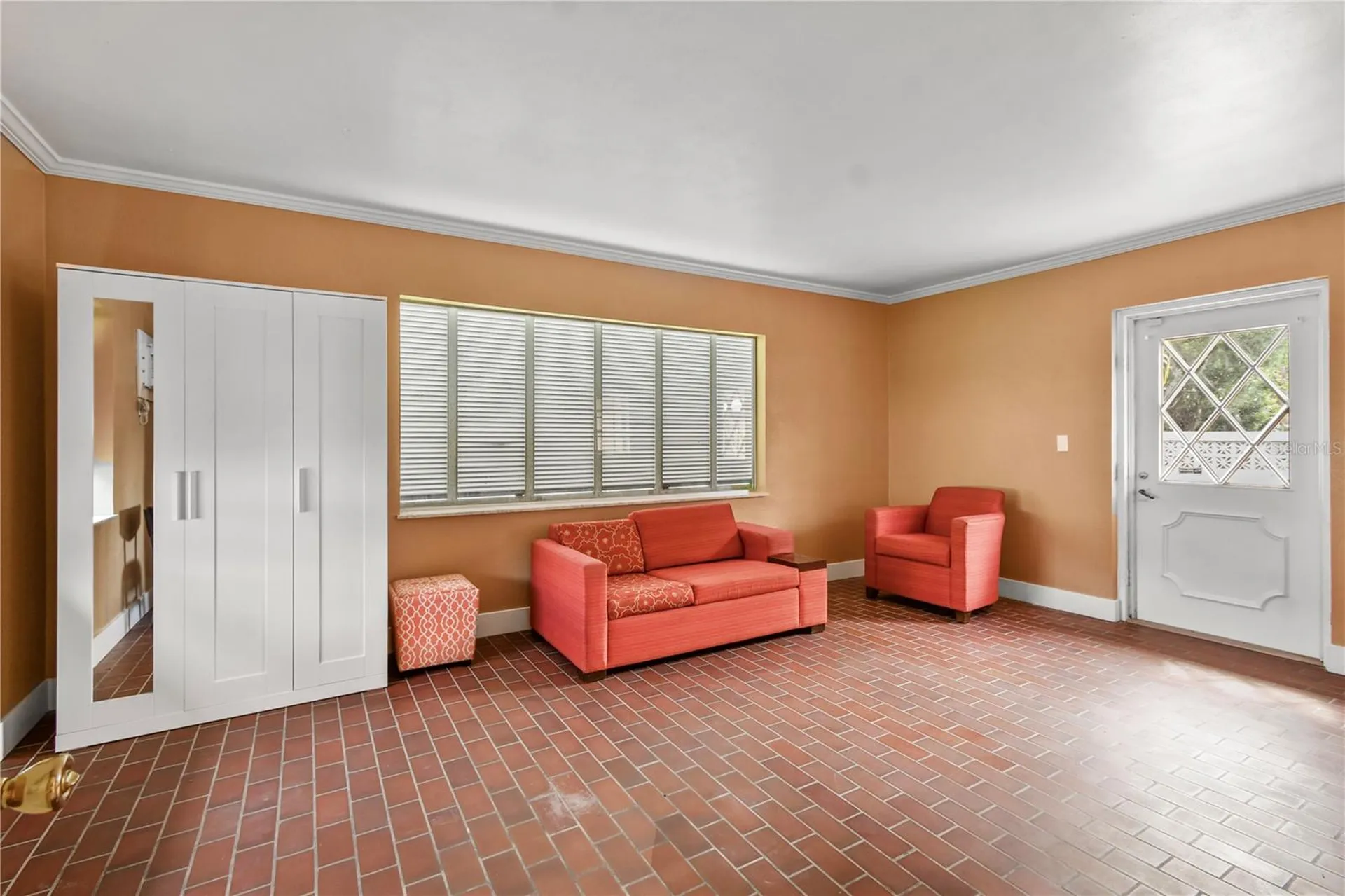 2670 Pinellas Point Drive S St Petersburg FL 33712