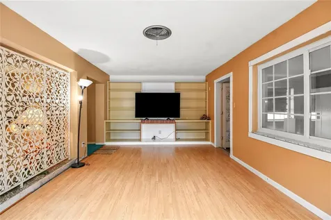 2670 Pinellas Point Drive S St Petersburg FL 33712