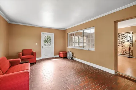 2670 Pinellas Point Drive S St Petersburg FL 33712