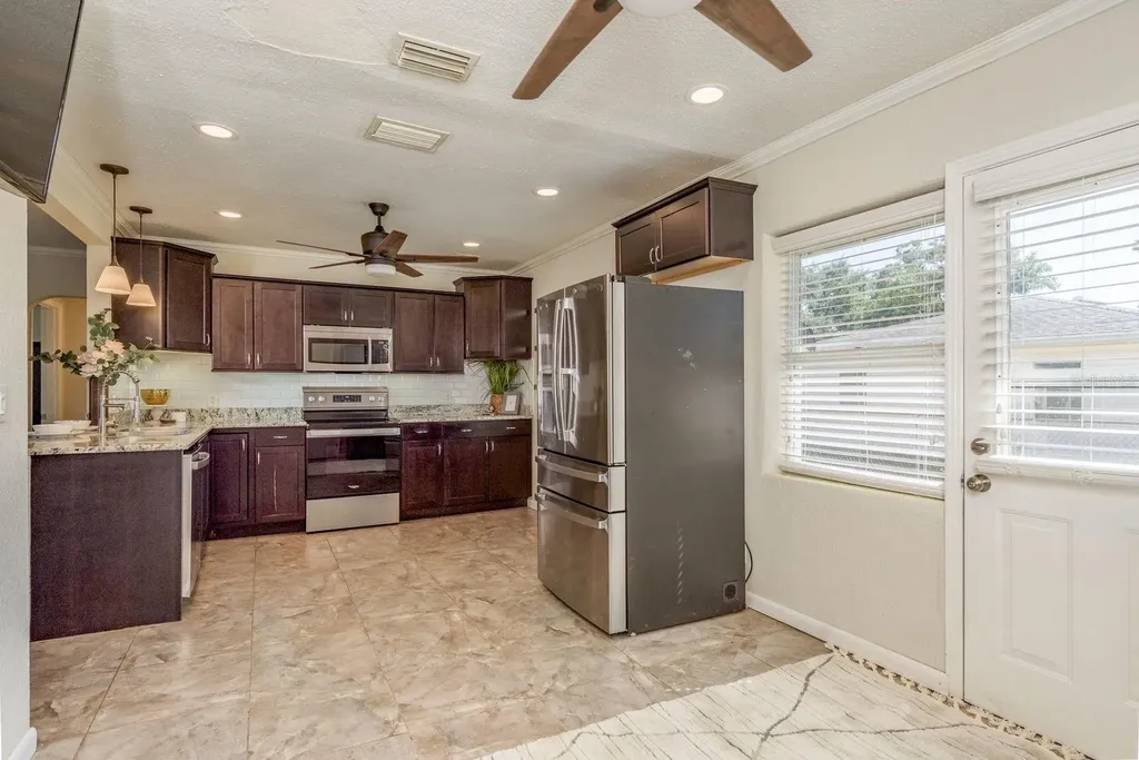 1221 Woodlawn Street Clearwater FL 33756