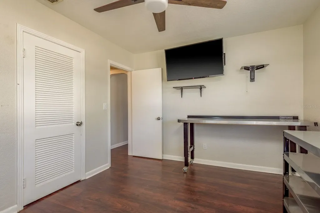 1221 Woodlawn Street Clearwater FL 33756