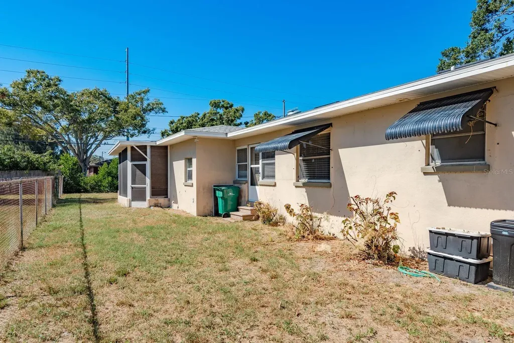 1221 Woodlawn Street Clearwater FL 33756
