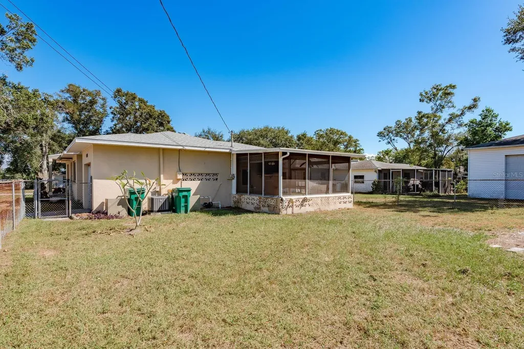1221 Woodlawn Street Clearwater FL 33756