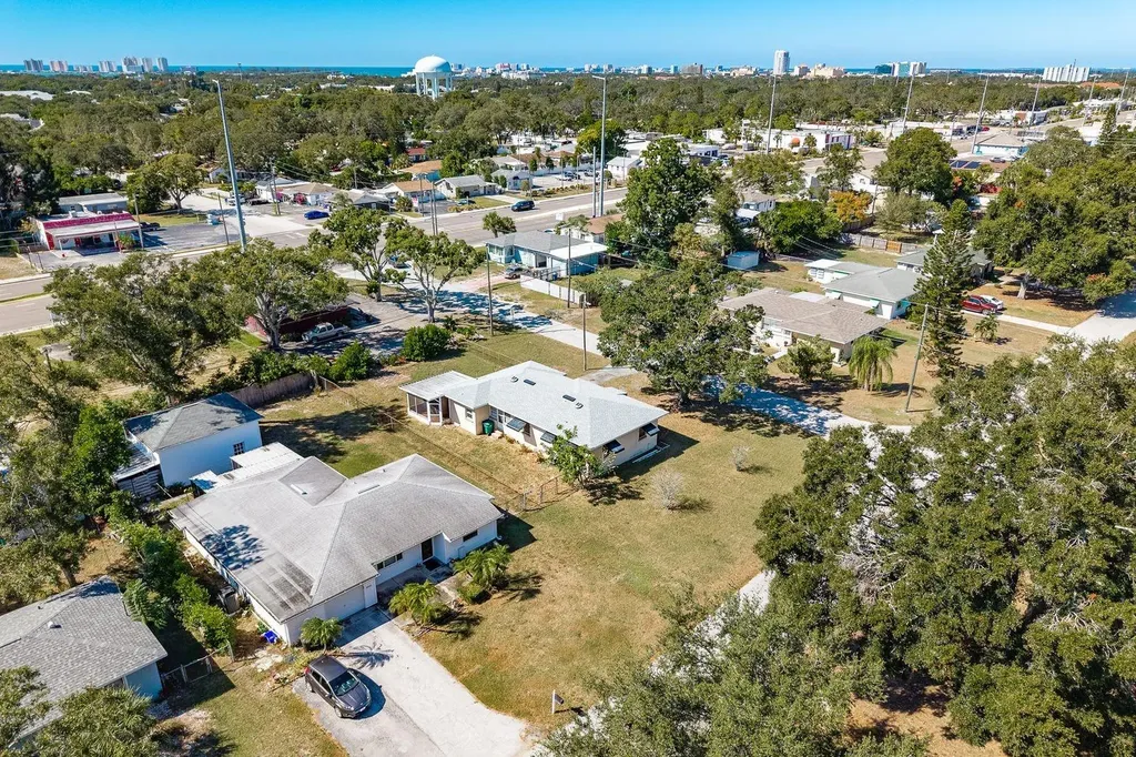 1221 Woodlawn Street Clearwater FL 33756