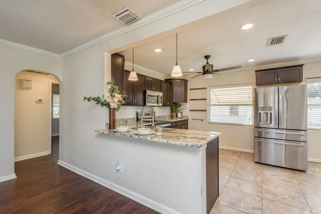 1221 Woodlawn Street Clearwater FL 33756