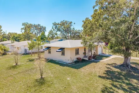 1221 Woodlawn Street Clearwater FL 33756