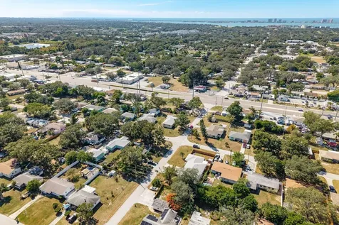 1221 Woodlawn Street Clearwater FL 33756