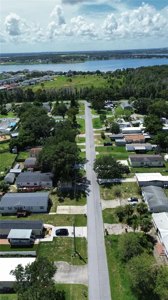16909 Bay Avenue Montverde FL 34756