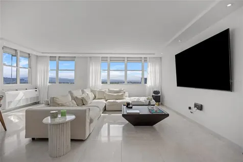 225 Road No 2, Villa Caparra Plaza Guaynabo PR 00966