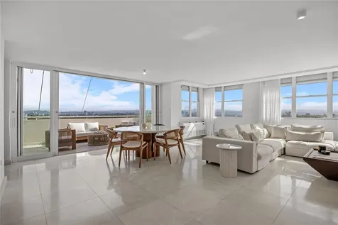 225 Road No 2, Villa Caparra Plaza Guaynabo PR 00966