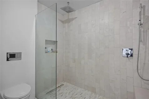 225 Road No 2, Villa Caparra Plaza Guaynabo PR 00966