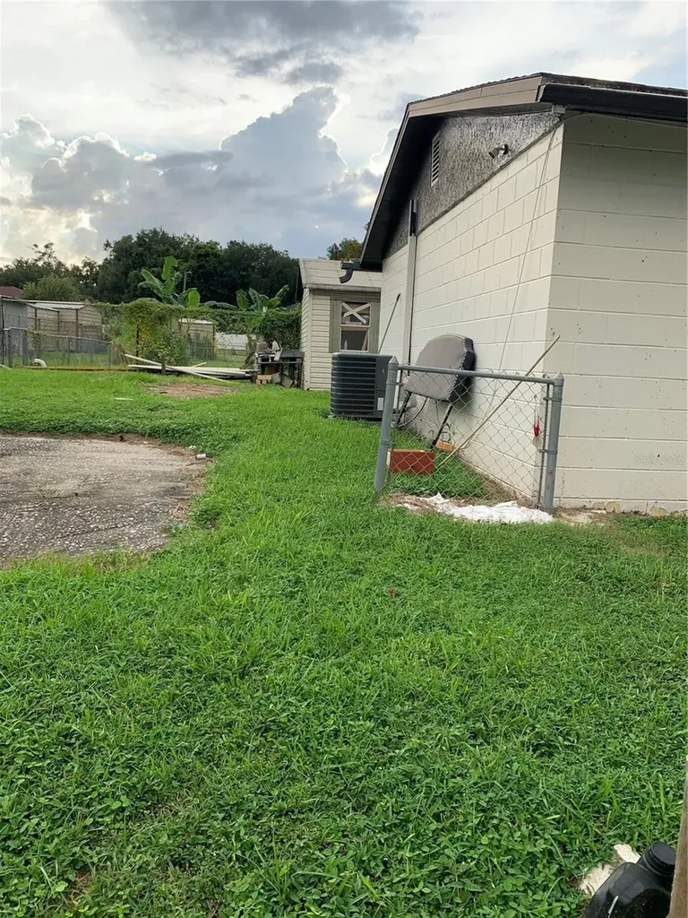 3009 E 25th Avenue Tampa FL 33605