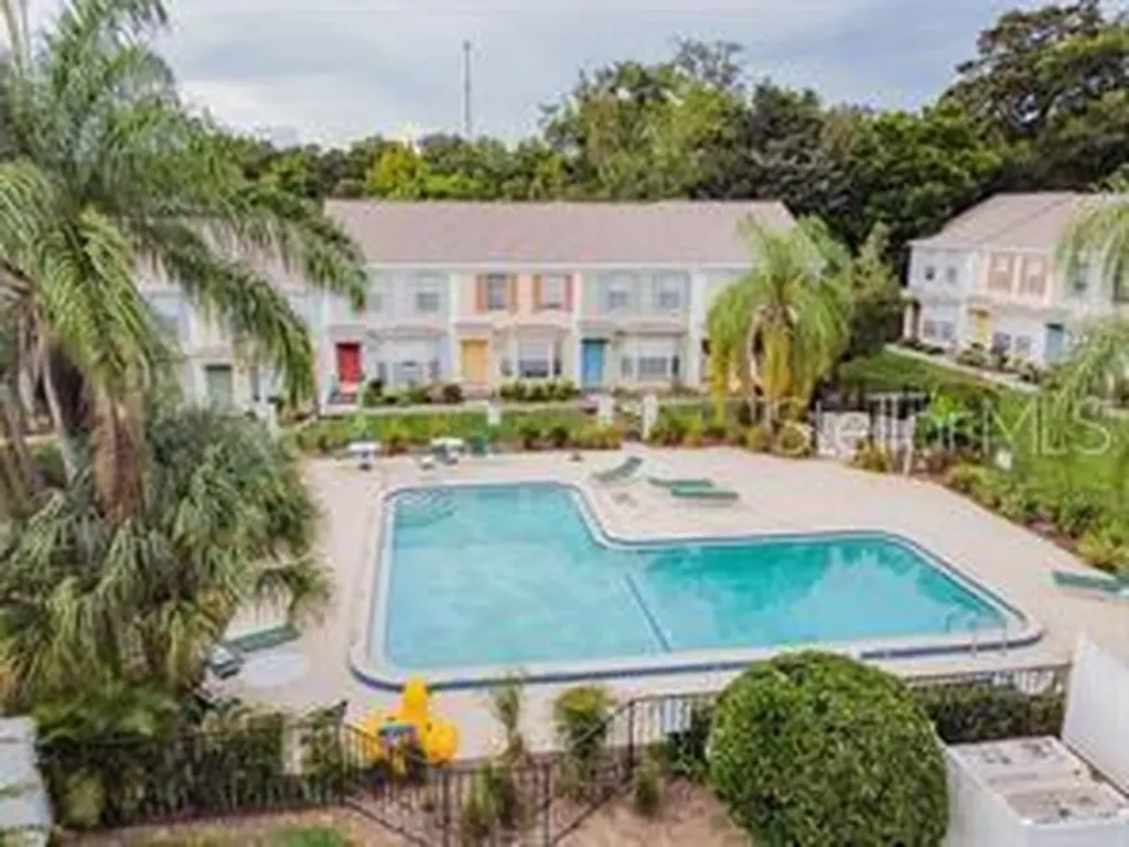 37240 Embassy Park Lane Dade City FL 33525
