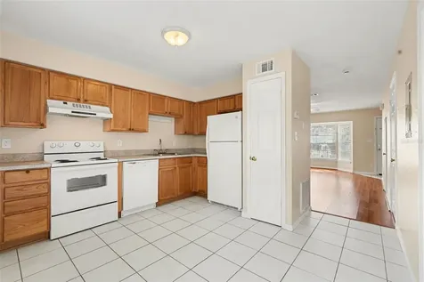 37240 Embassy Park Lane Dade City FL 33525