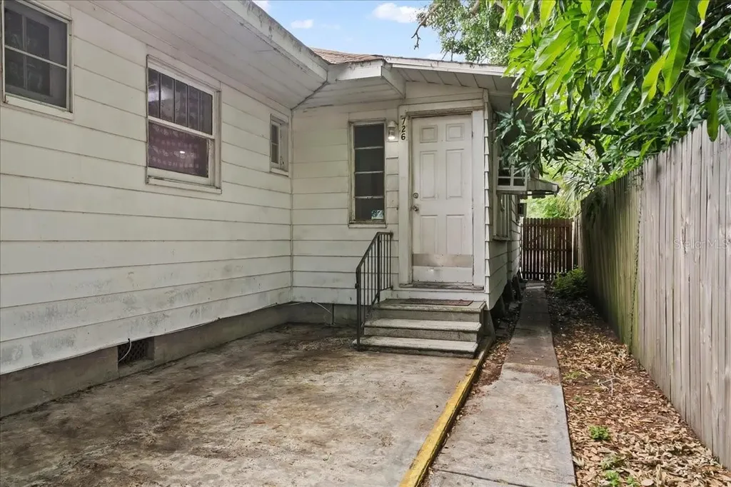 724 W Central Avenue Winter Haven FL 33880