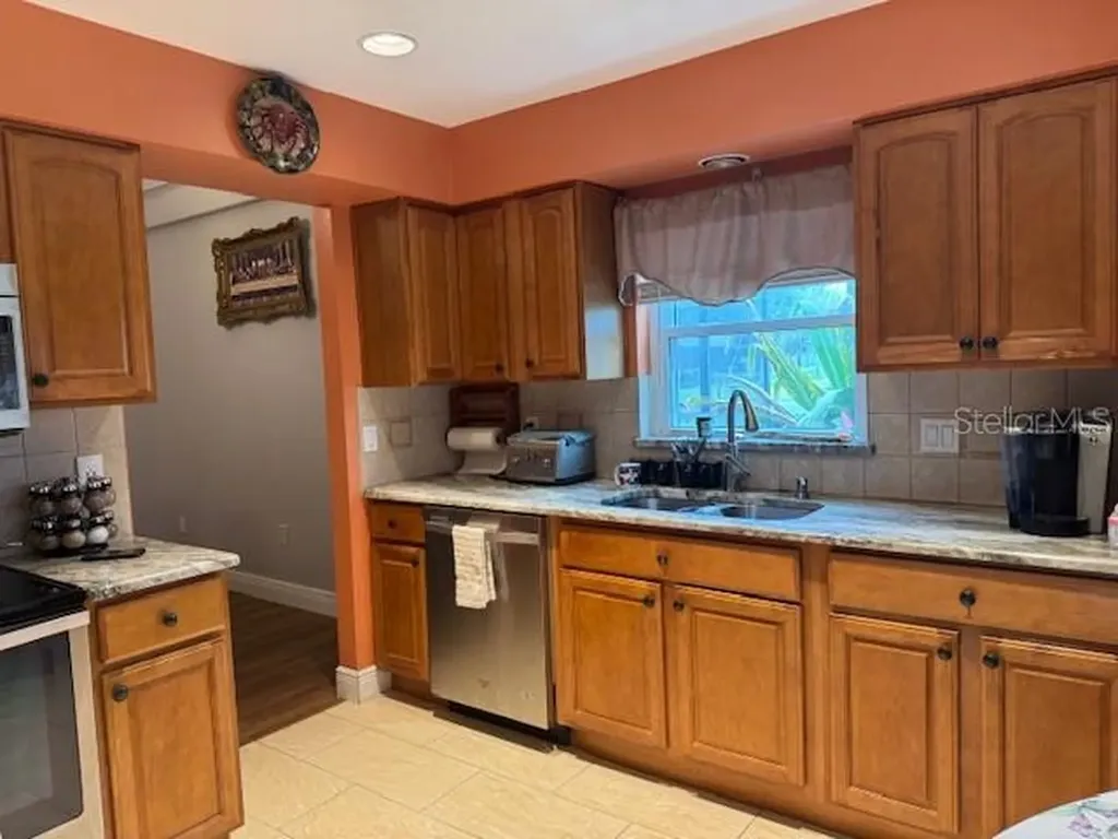 2457 Ravendale Court Kissimmee FL 34758