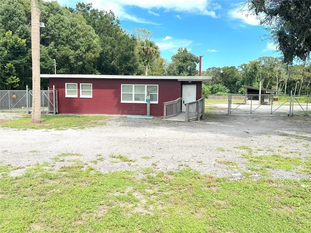251 S Us Highway 1 Oak Hill FL 32759