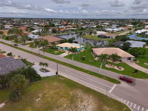 2461 W Marion Avenue Punta Gorda FL 33950