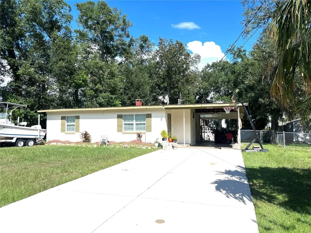 1104 Penn Street Leesburg FL 34748