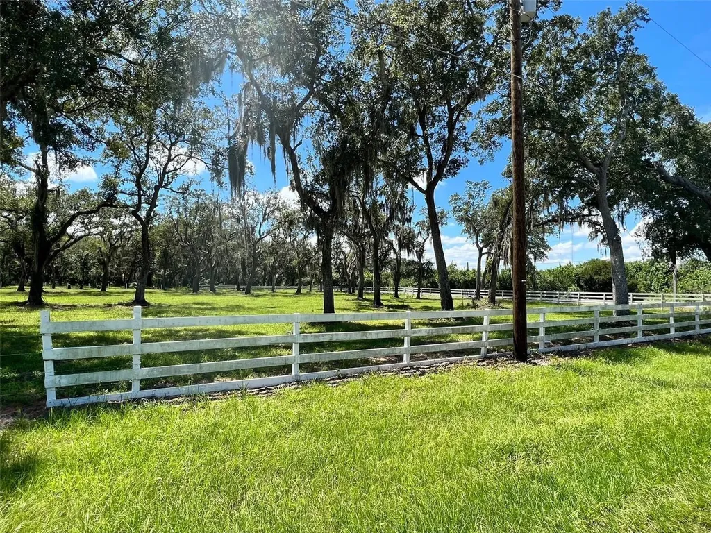 Simmons Road Kissimmee FL 34744