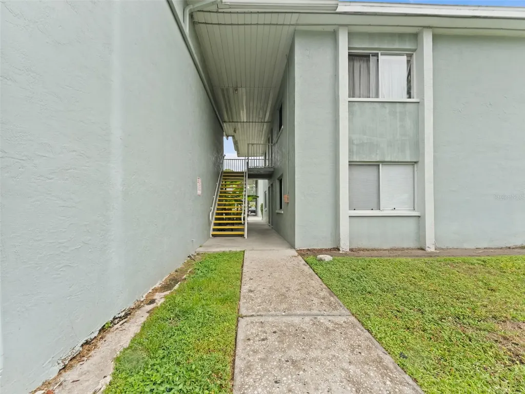 335 47th Avenue N St Petersburg FL 33703