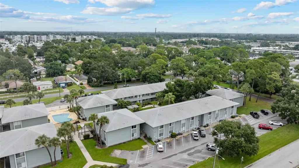 335 47th Avenue N St Petersburg FL 33703