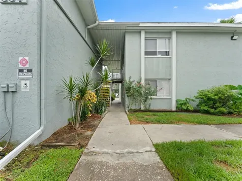 335 47th Avenue N St Petersburg FL 33703