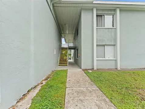 335 47th Avenue N St Petersburg FL 33703