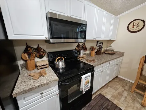 10605 2nd Street Thonotosassa FL 33592