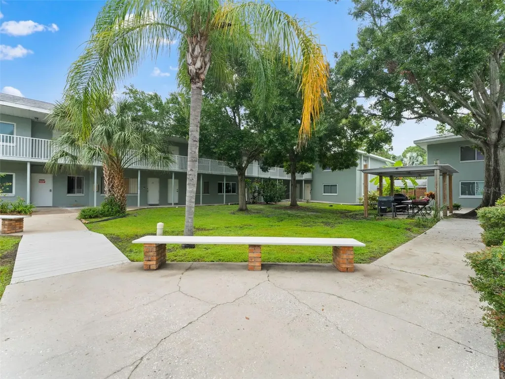 335 47th Avenue N St Petersburg FL 33703