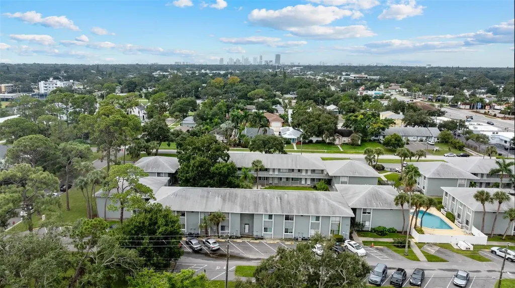 335 47th Avenue N St Petersburg FL 33703