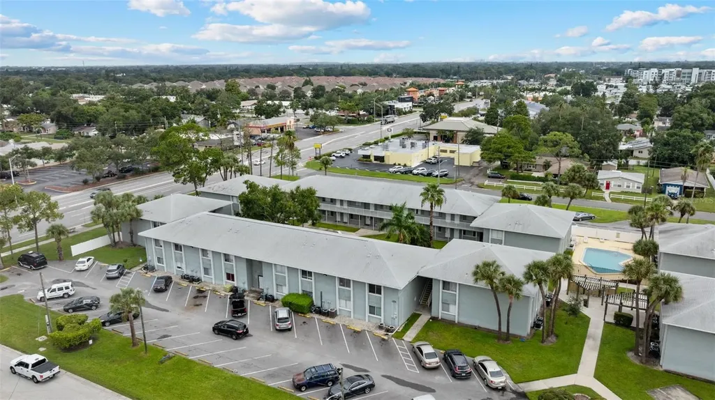 335 47th Avenue N St Petersburg FL 33703
