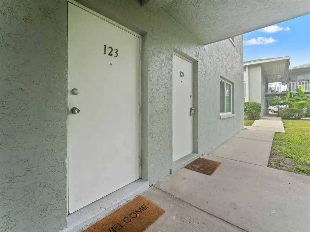 335 47th Avenue N St Petersburg FL 33703