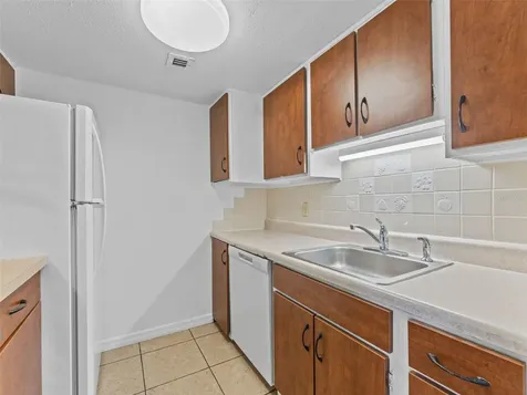 335 47th Avenue N St Petersburg FL 33703