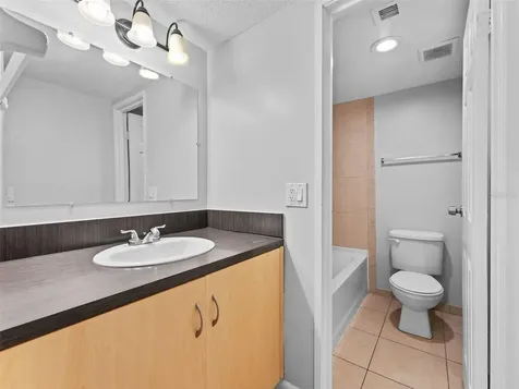 335 47th Avenue N St Petersburg FL 33703