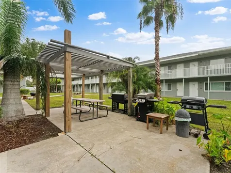 335 47th Avenue N St Petersburg FL 33703